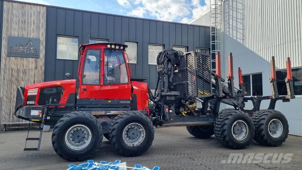 Komatsu 895 شاحنات