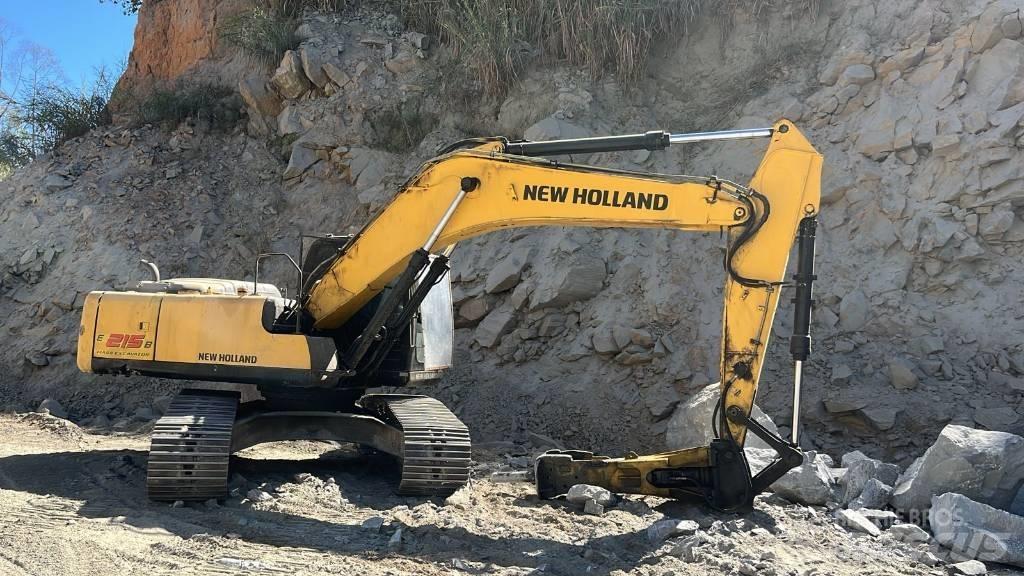 New Holland E 215 B حفارات زحافة