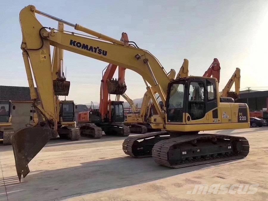 Komatsu pc220-7 حفارات زحافة