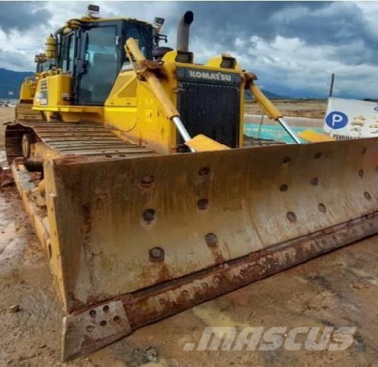 Komatsu D 65 PX-16 بلدوزرات مجنزرة