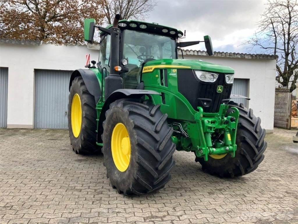 John Deere 6R 215 الجرارات