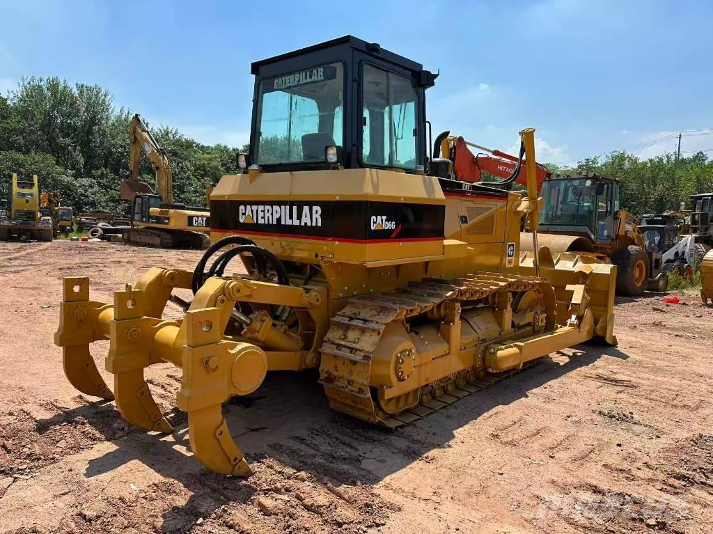 CAT D 6 G بلدوزرات مجنزرة