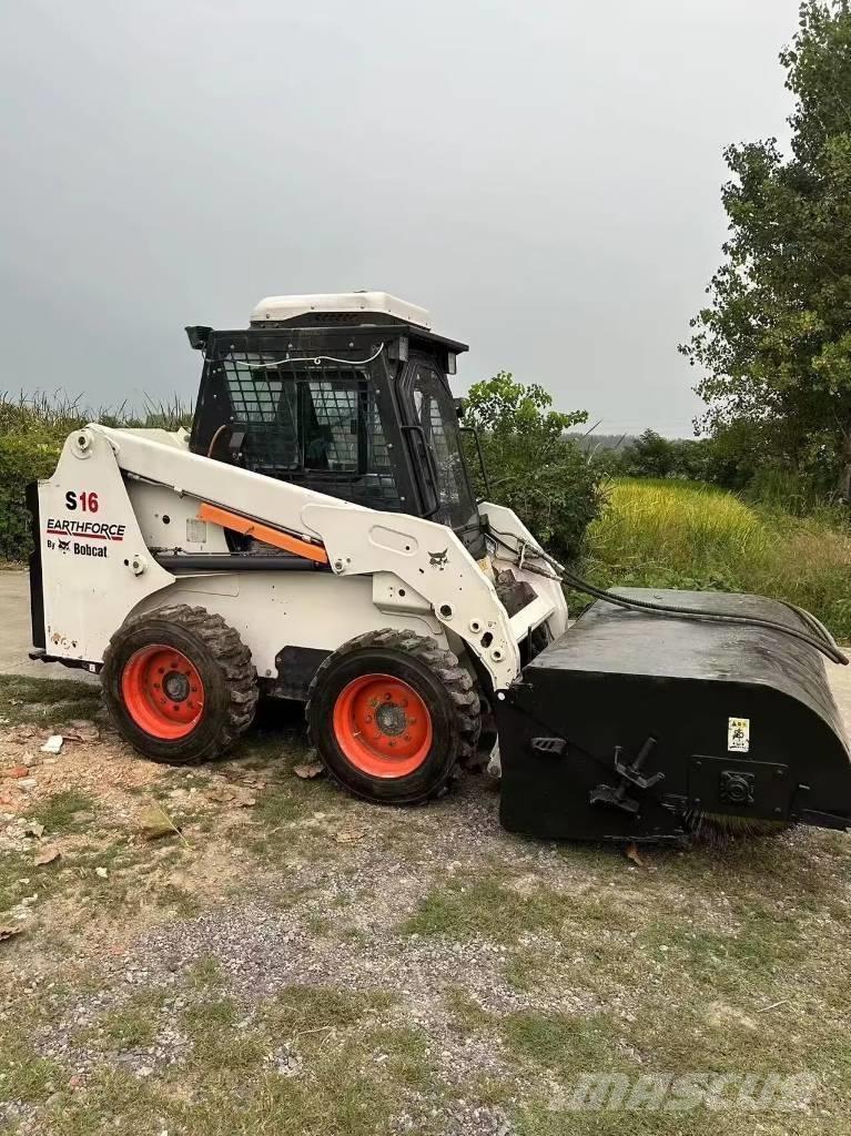 Bobcat S 16 لوادر انزلاقية التوجيه