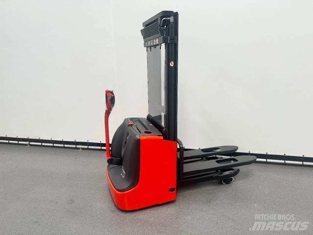 Linde L 12 l معدات التكديس الجوالة