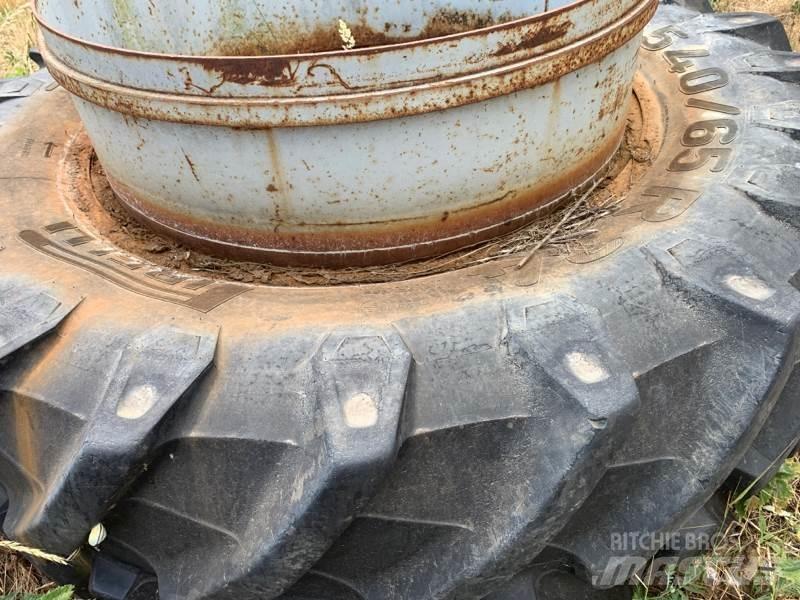 Pirelli 540/65R34 ماكينات زراعية أخرى