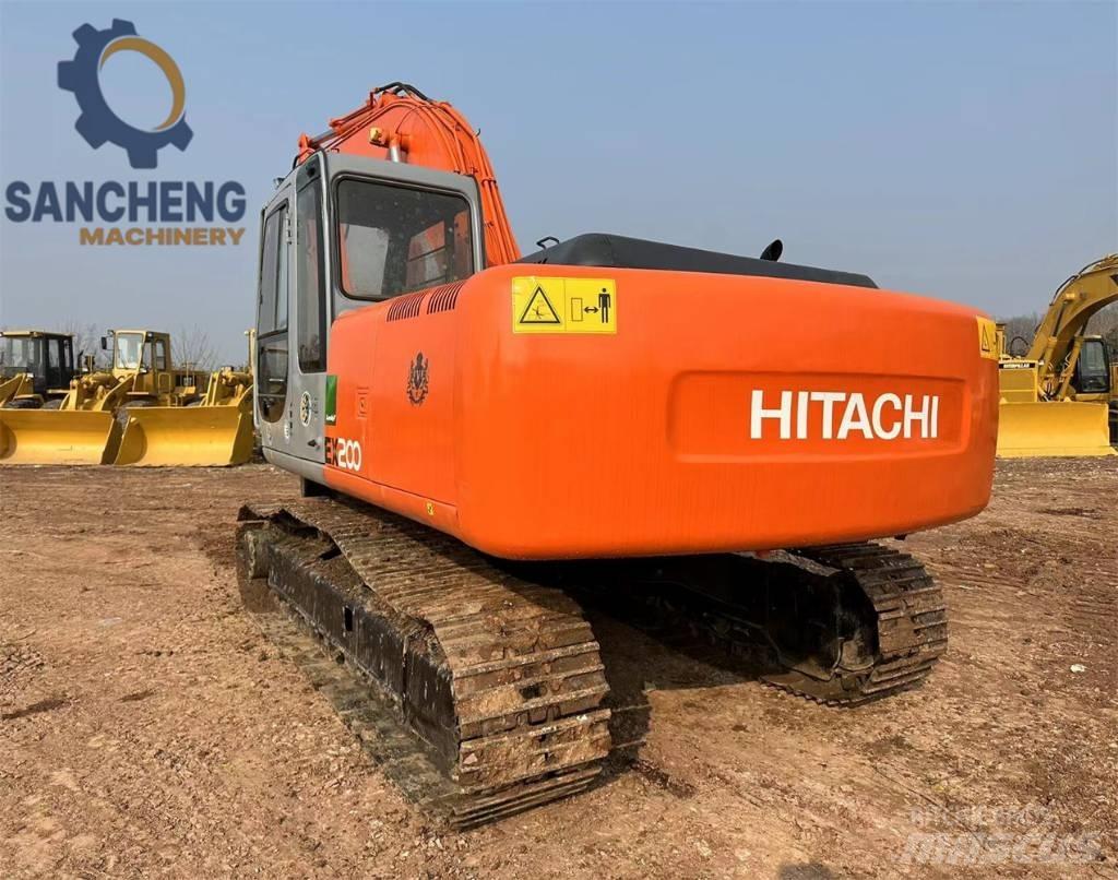Hitachi EX 200 حفارات زحافة