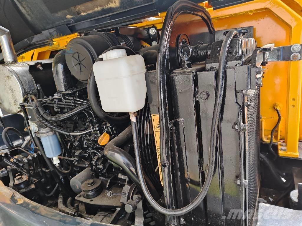 Hyundai R60W حفارات بعجل