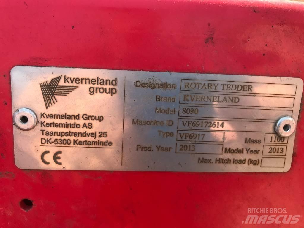 Kverneland 8090 مكابس وميبسات التبن