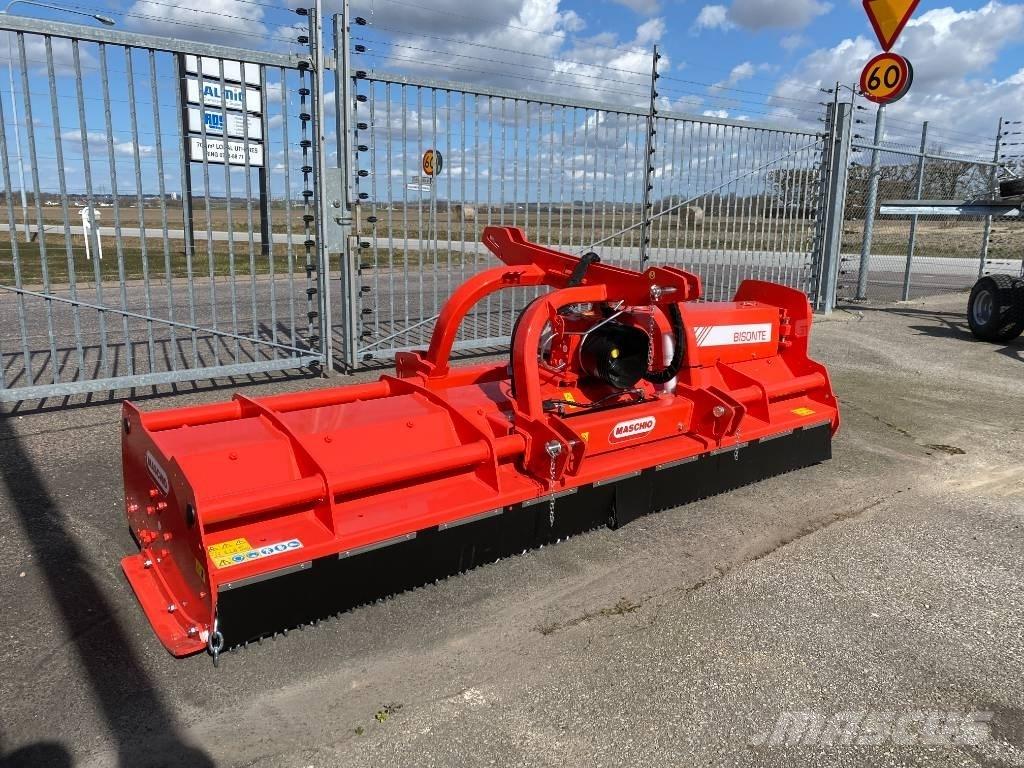 Maschio Bisonte 300 جزازات وأغطية المراعي