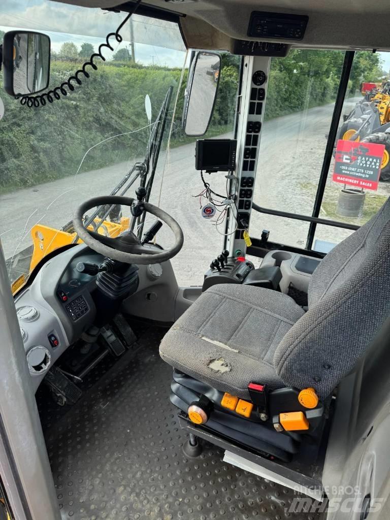 Volvo L 120 F لوادر بعجل