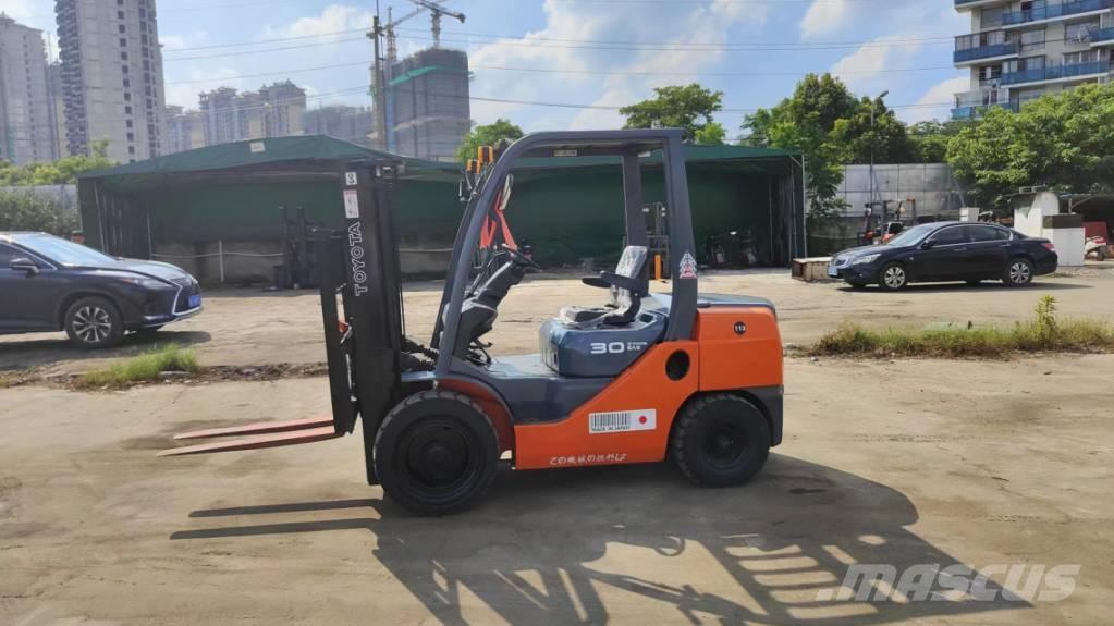 Toyota FD30 شاحنات الديزل