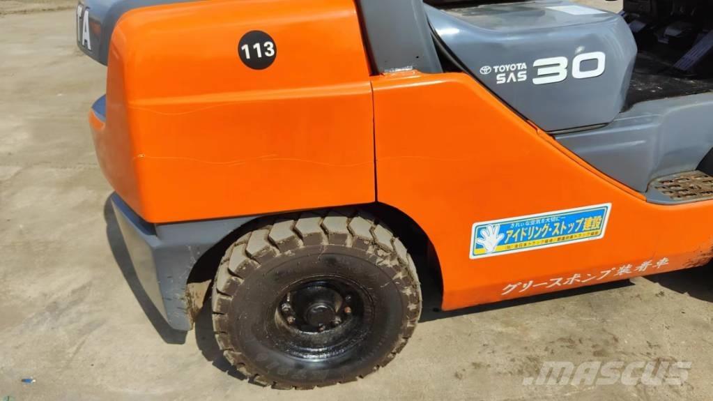 Toyota FD30 شاحنات الديزل