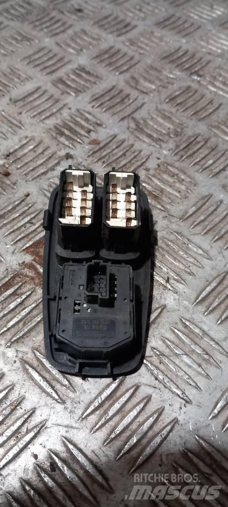 Scania R 440   1445793 كابينة والداخلية