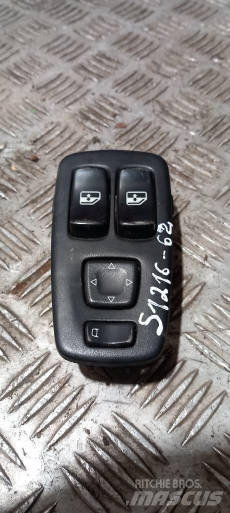 Scania R 440   1445793 كابينة والداخلية