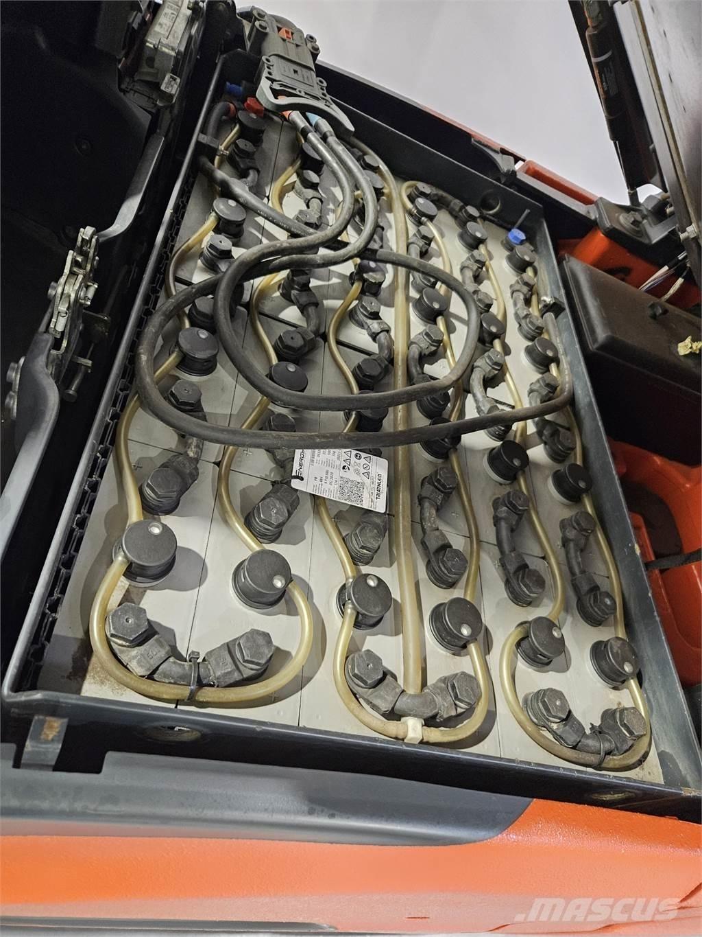 Linde E14 شاحنات ذات رافعات شوكية تعمل بالكهرباء