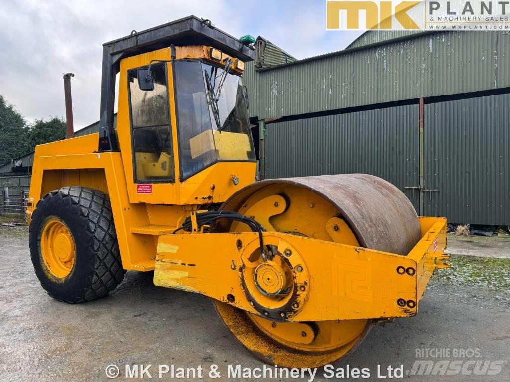 Bomag BW 213 D-2 مداحل أحادية الأسطوانة