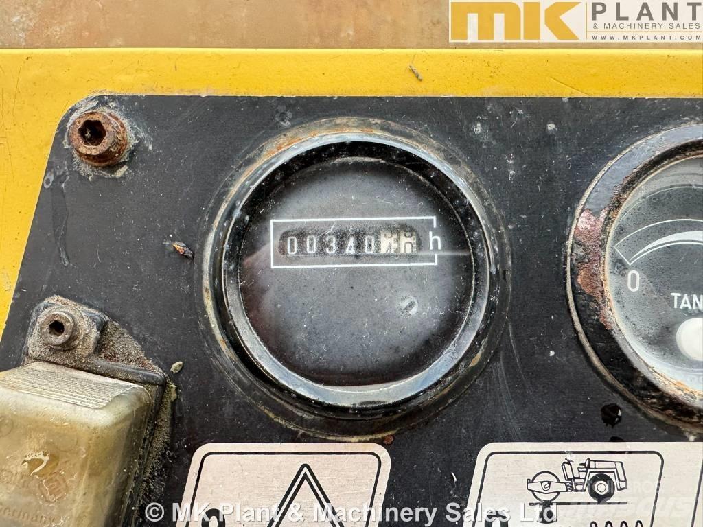 Bomag BW 213 D-2 مداحل أحادية الأسطوانة