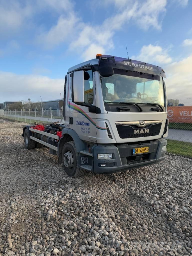 MAN TGM 15.290 شاحنات الرافعات الخطافية