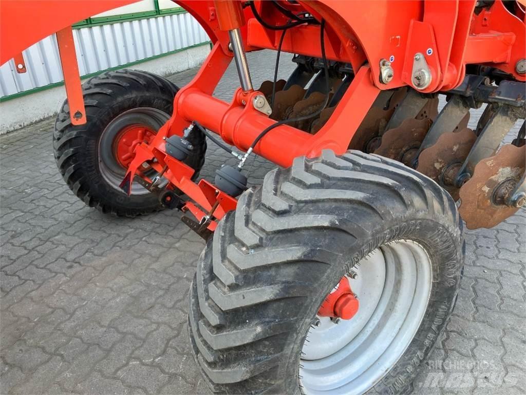 Kuhn Optimer 5003+ زحافات ساحقة