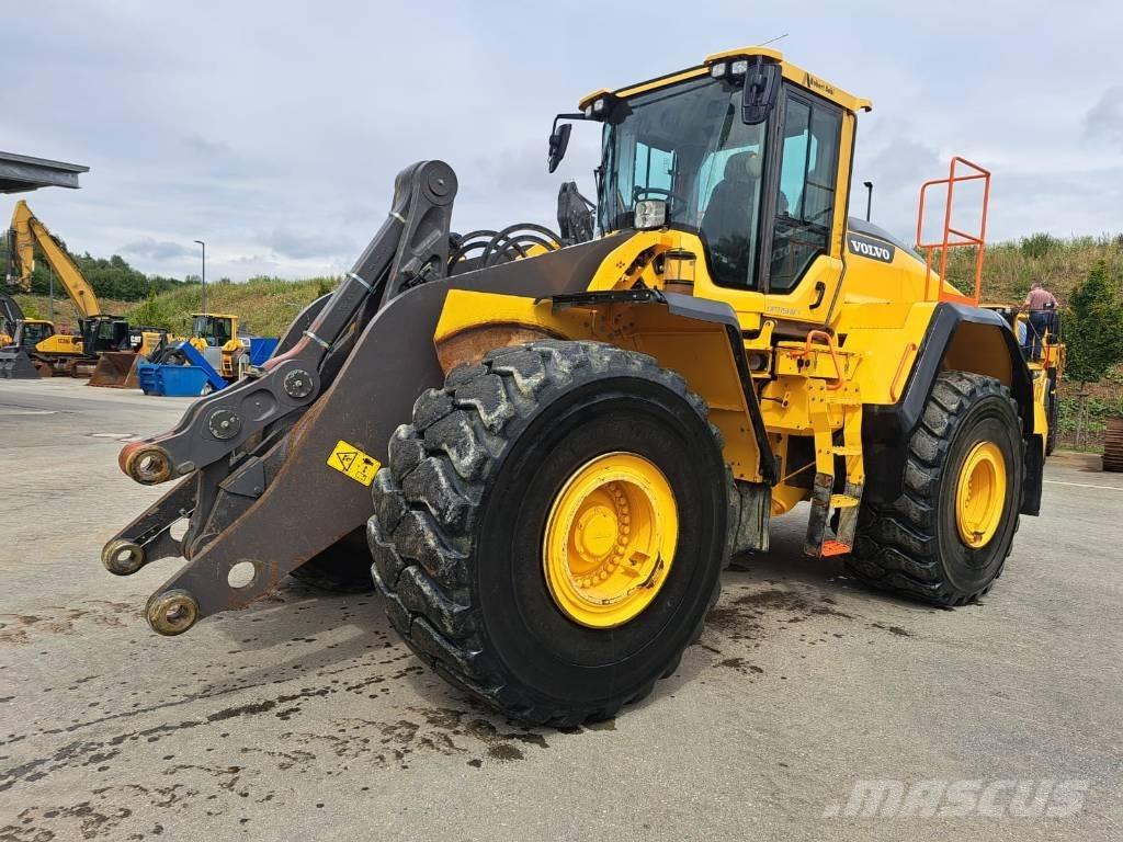 Volvo L220H لوادر بعجل