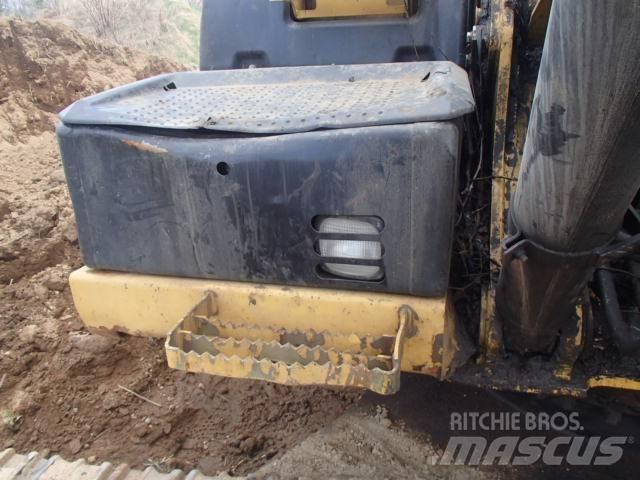 CAT 320 EL حفارات زحافة