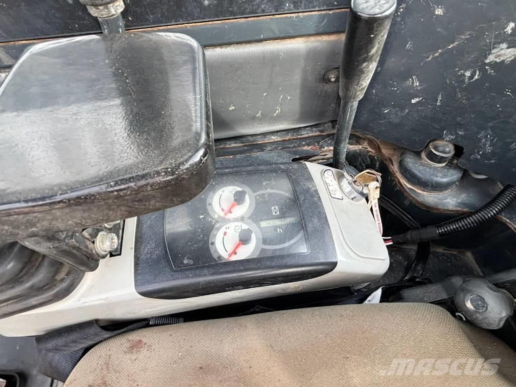 Komatsu PC 26 MR-3 حفارات صغيرة أقل من 7 طن (حفارات صغيرة)