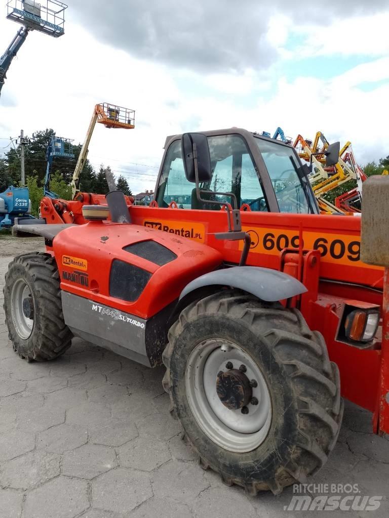 Manitou MT 1440 مناولات متداخلة