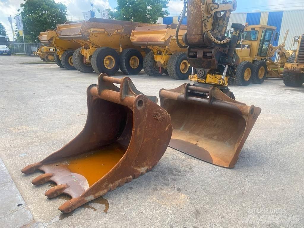 CAT 320 EL NVT حفارات زحافة