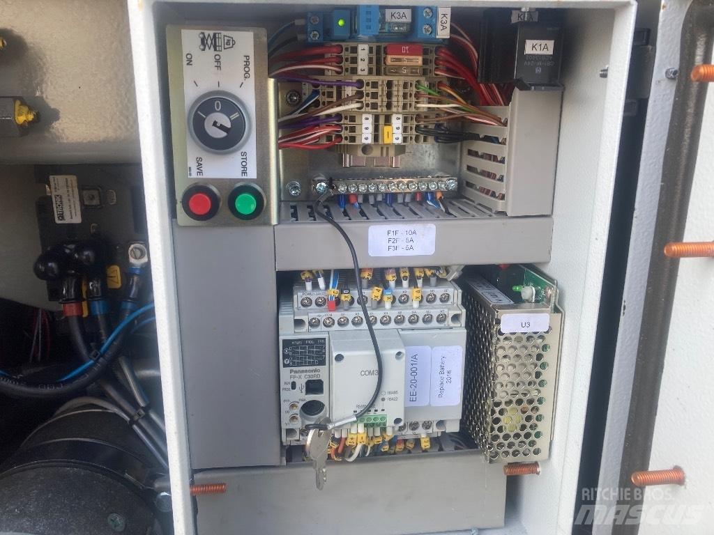 Holland Lift HL 9714 رافعات مقصية الشكل