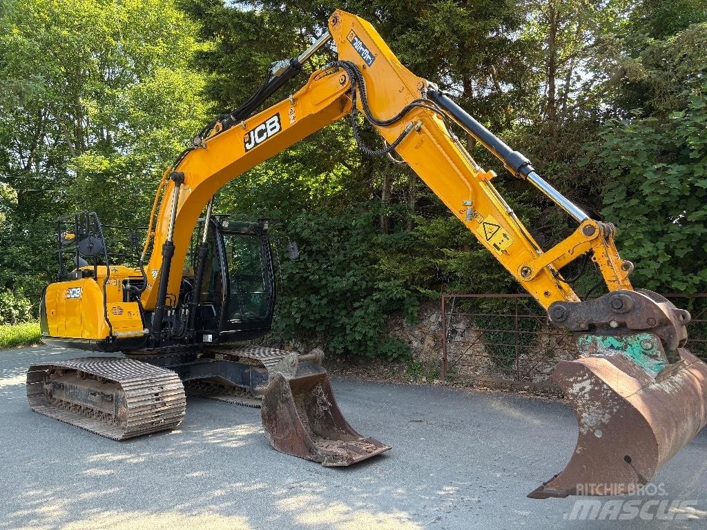 JCB JS 131 حفارات زحافة