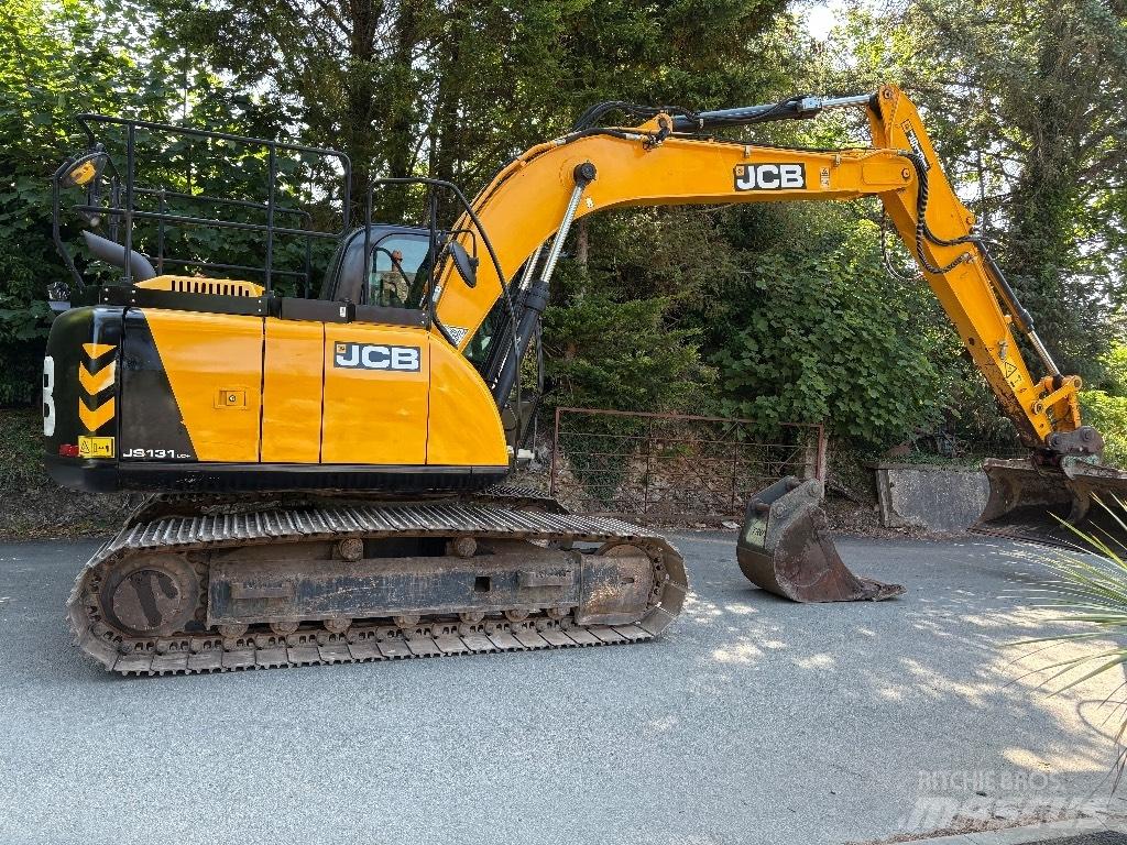 JCB JS 131 حفارات زحافة