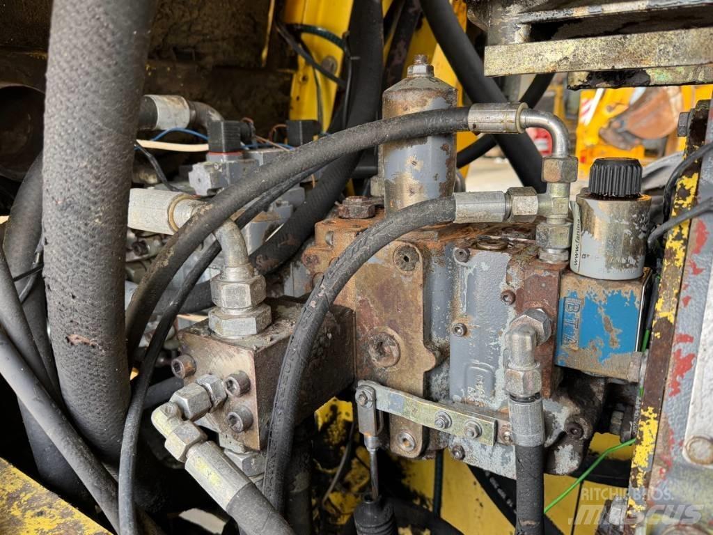 Bomag BW 217 P D مداحل أحادية الأسطوانة