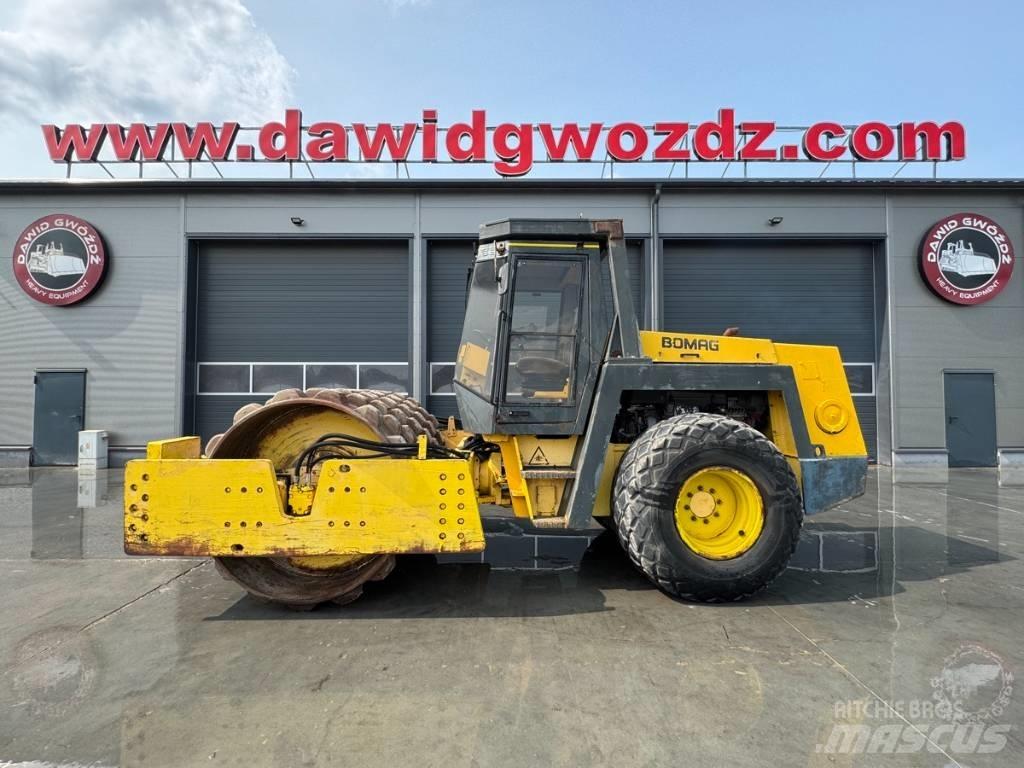 Bomag BW 217 P D مداحل أحادية الأسطوانة