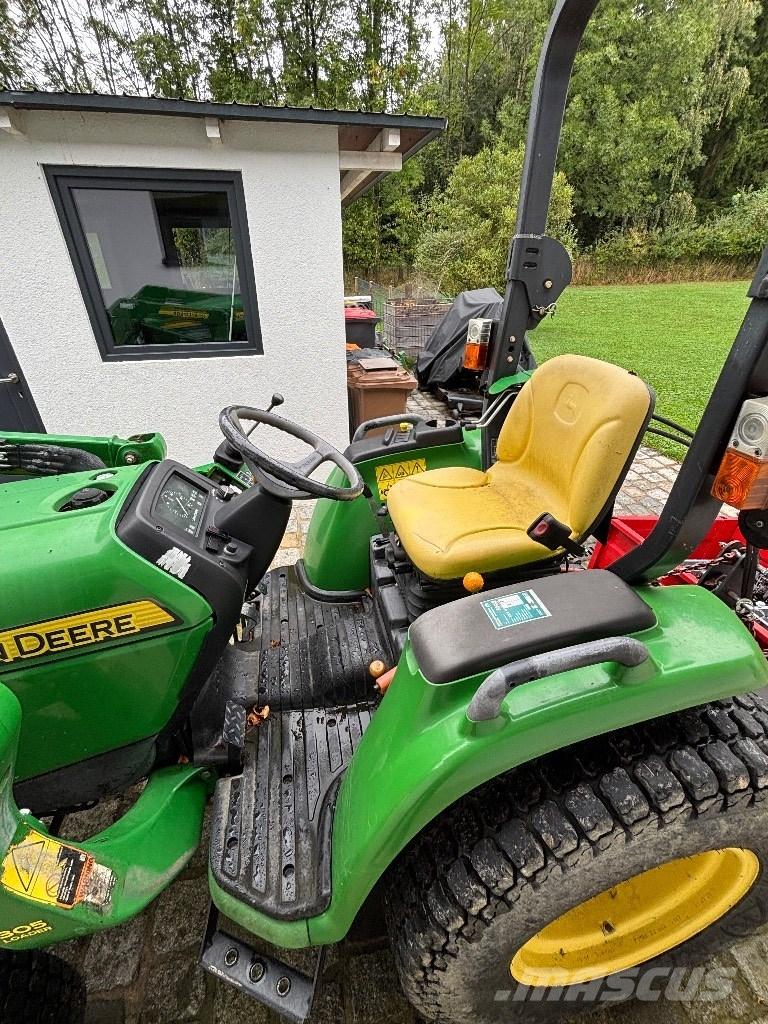 John Deere 3036 E جرارات مدمجة