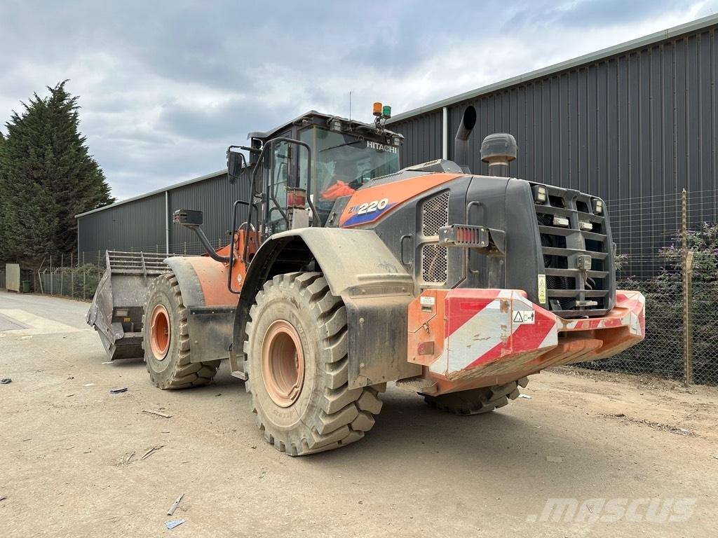 Hitachi ZW 220-6 لوادر بعجل