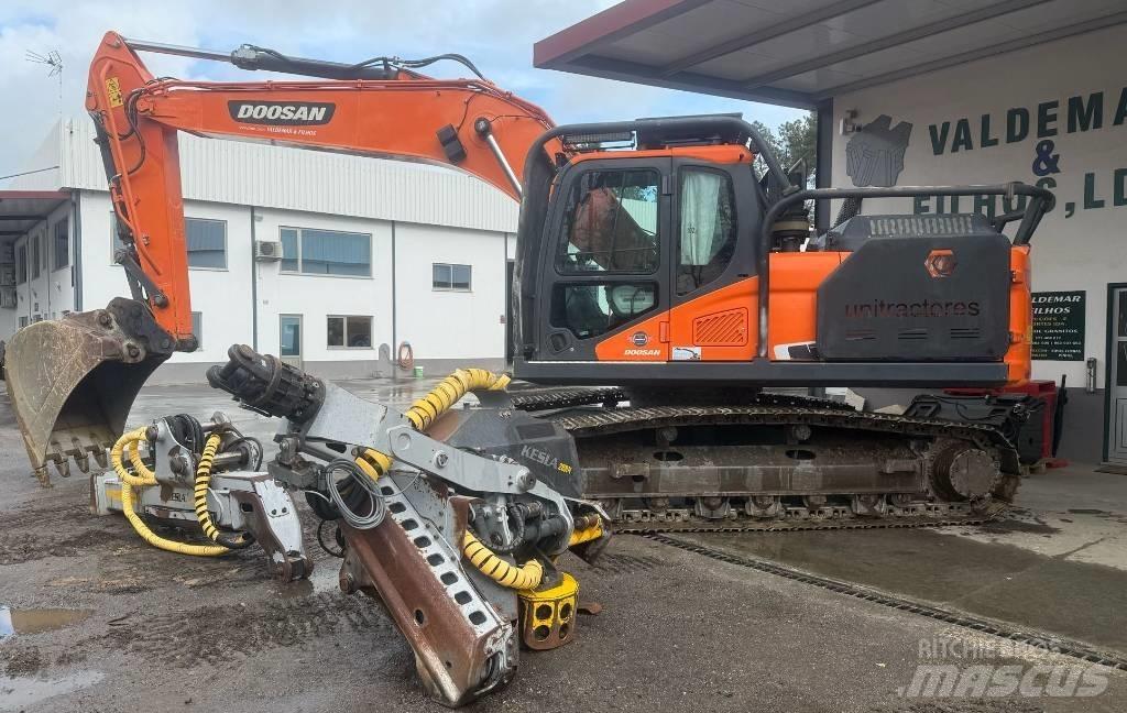 Doosan DX 235 LC حصادات