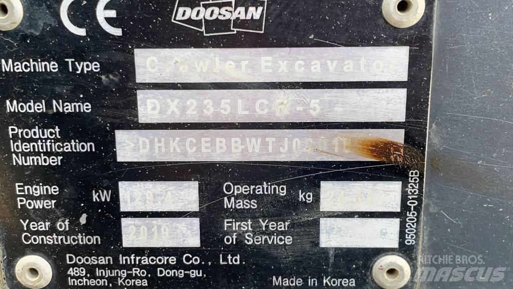 Doosan DX 235 LCR-5 حفارات زحافة