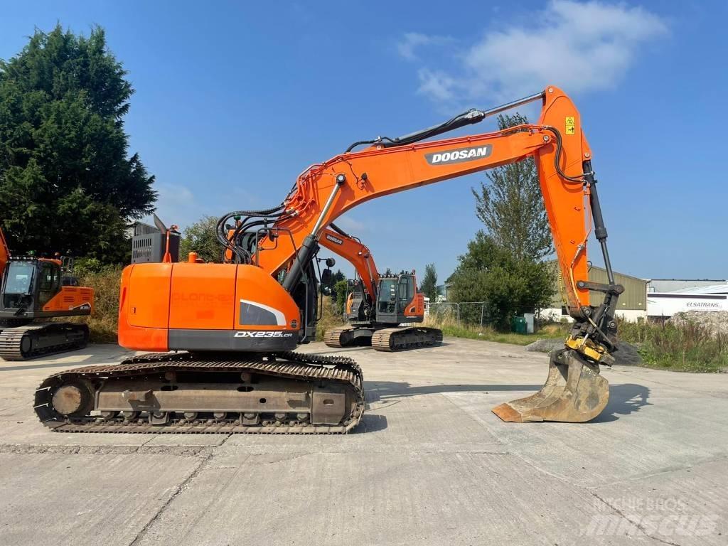 Doosan DX 235 LCR-5 حفارات زحافة