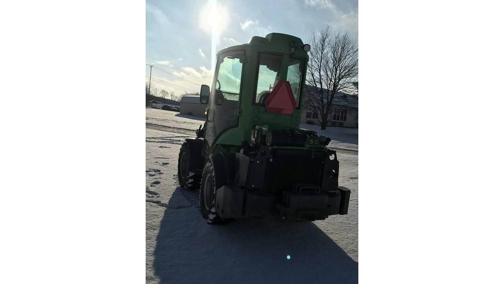 Avant 755 لوادر بعجل