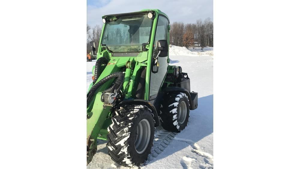 Avant 755 لوادر بعجل