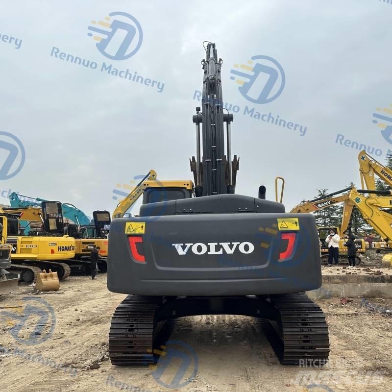 Volvo EC 240 D حفارات زحافة