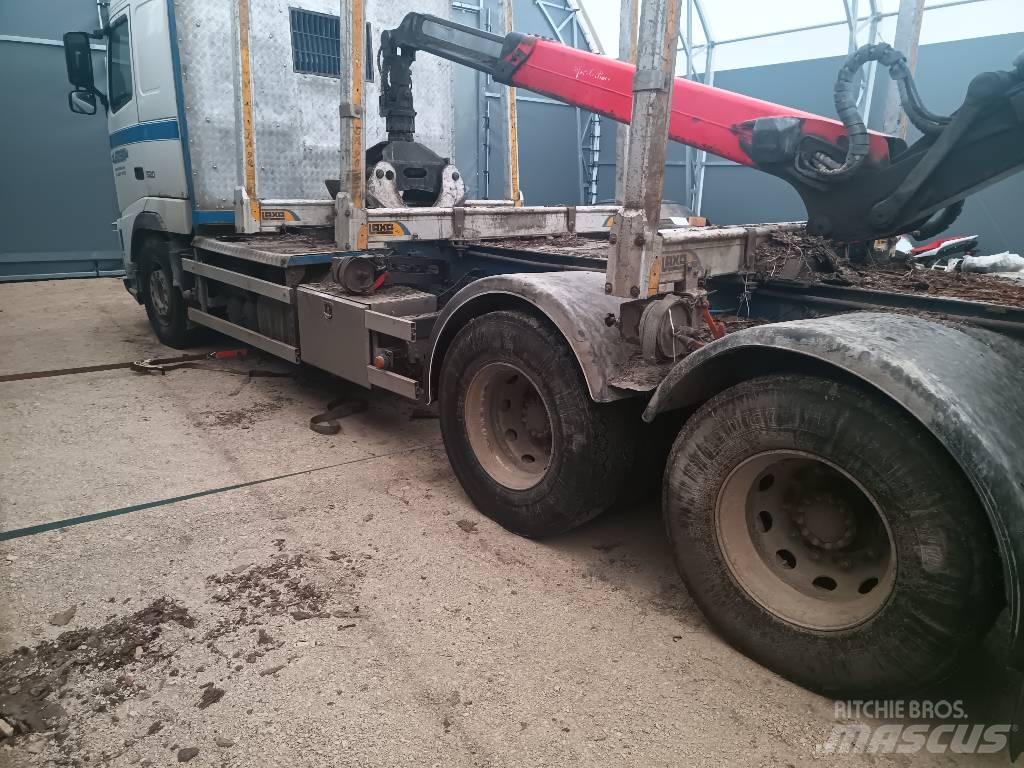 Volvo FH 520 شاحنات أشجار