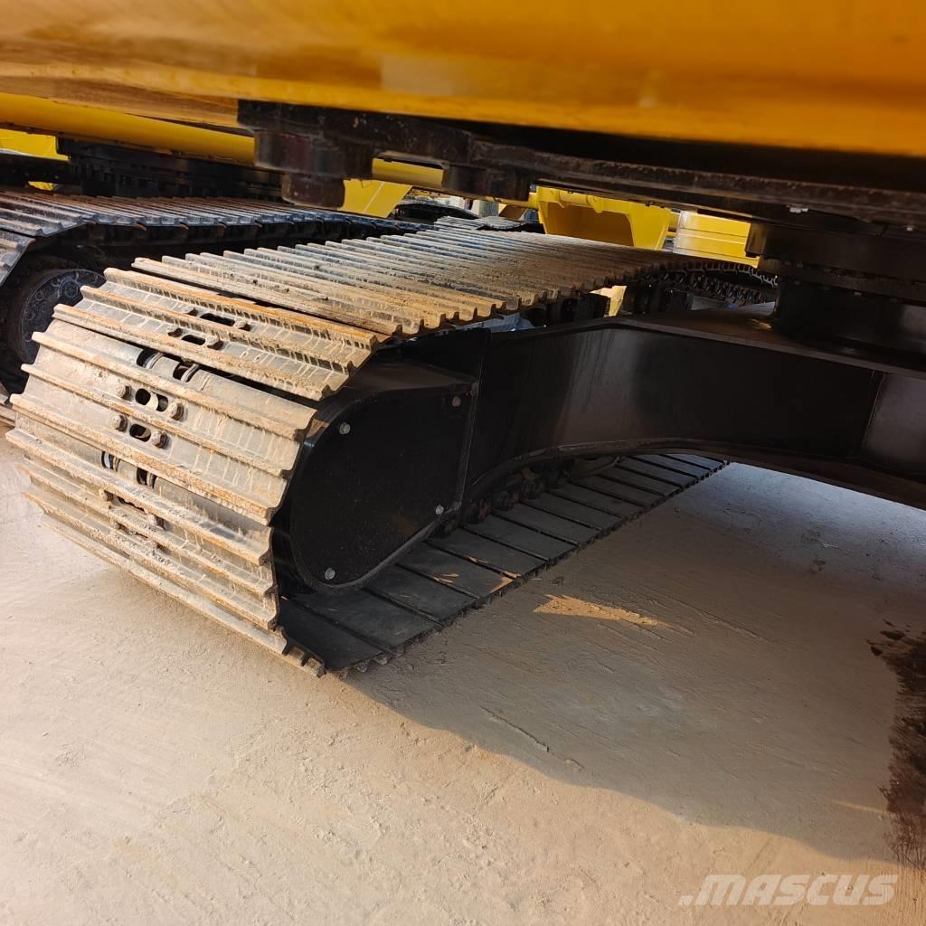 Sany SY 215 C حفارات زحافة