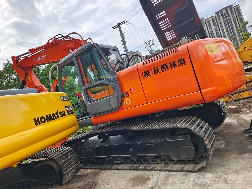 Hitachi EX 200-5 حفارات زحافة