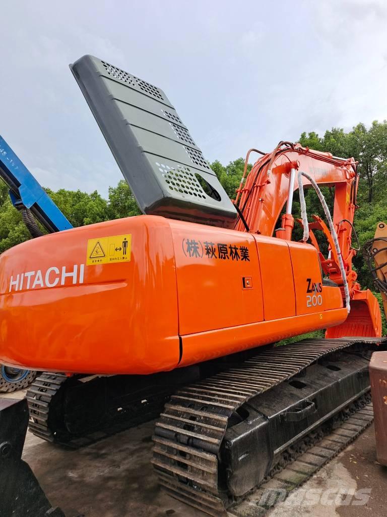 Hitachi EX 200-5 حفارات زحافة