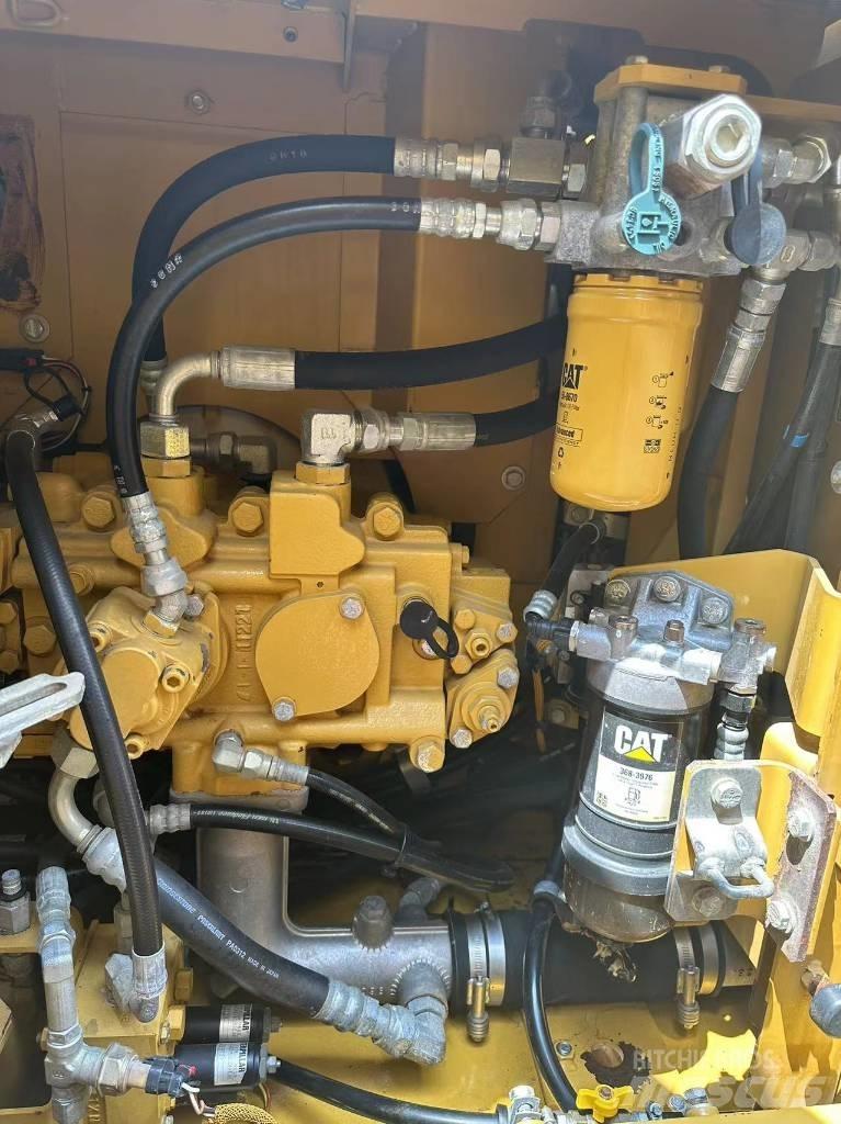 CAT 312 D L حفارات وسط 7 طن - 12 طن