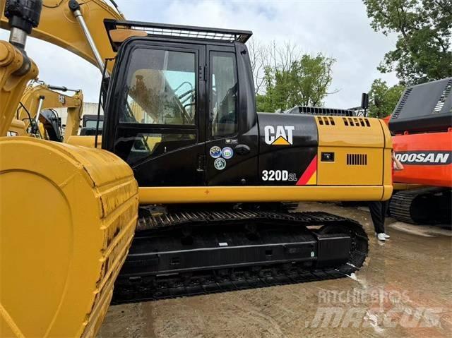 CAT 320 D حفارات زحافة