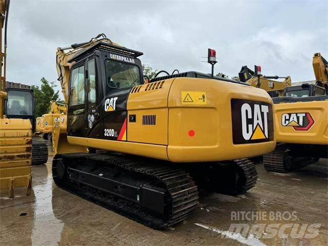 CAT 320 D حفارات زحافة
