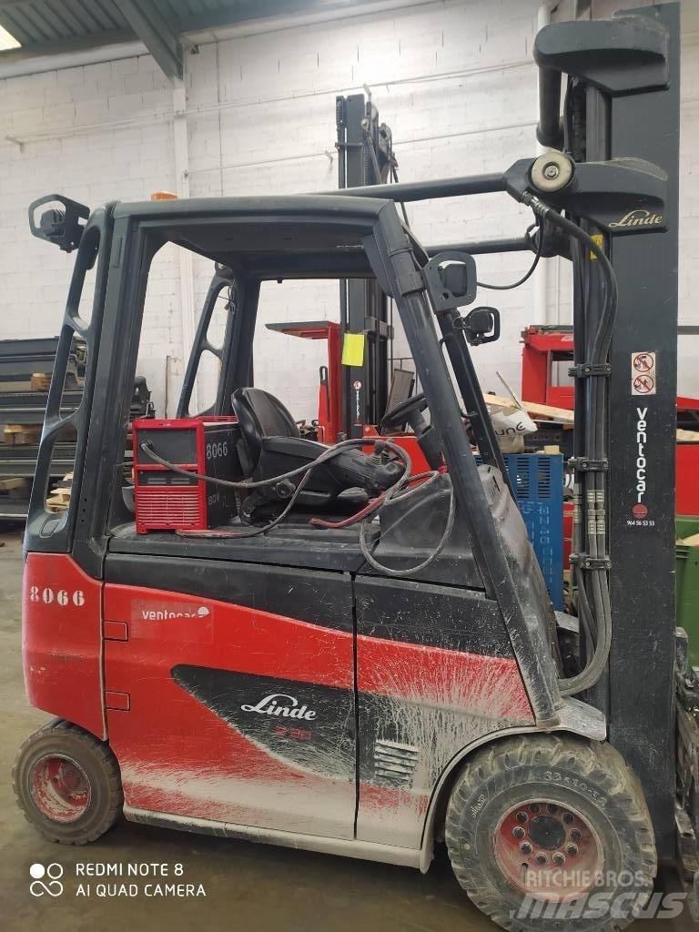 Linde E30/600 شاحنات ذات رافعات شوكية تعمل بالكهرباء