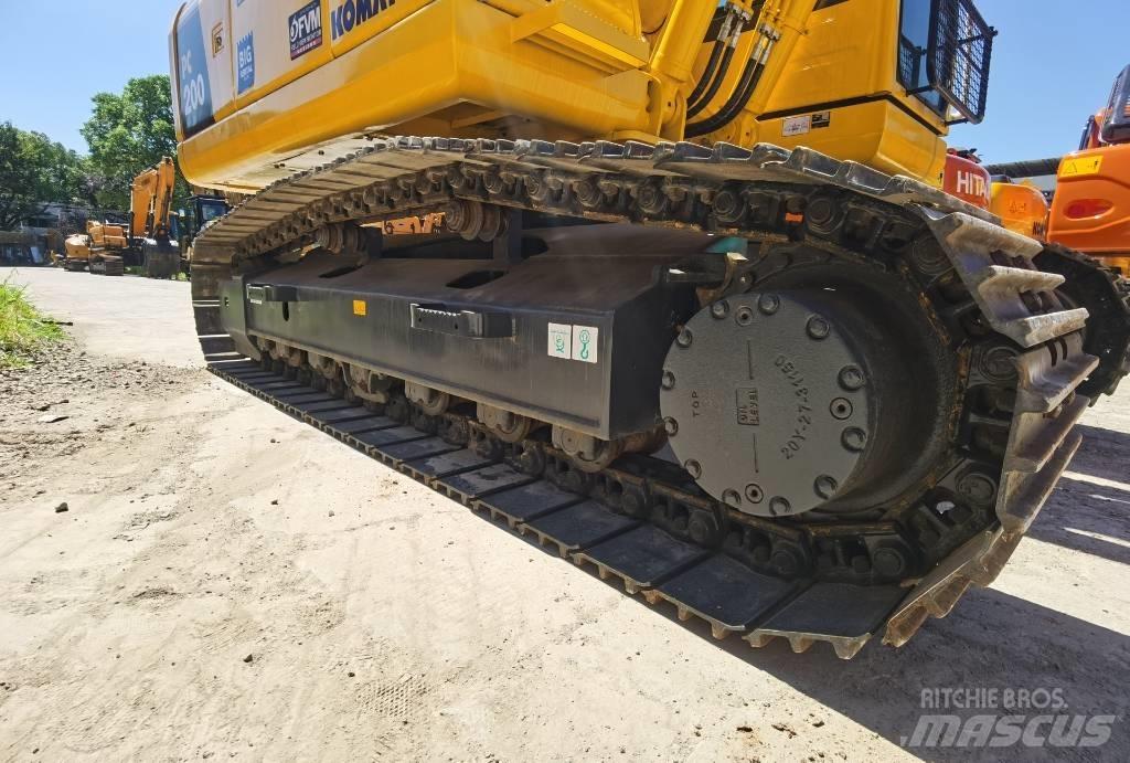 Komatsu PC 200-8 حفارات زحافة